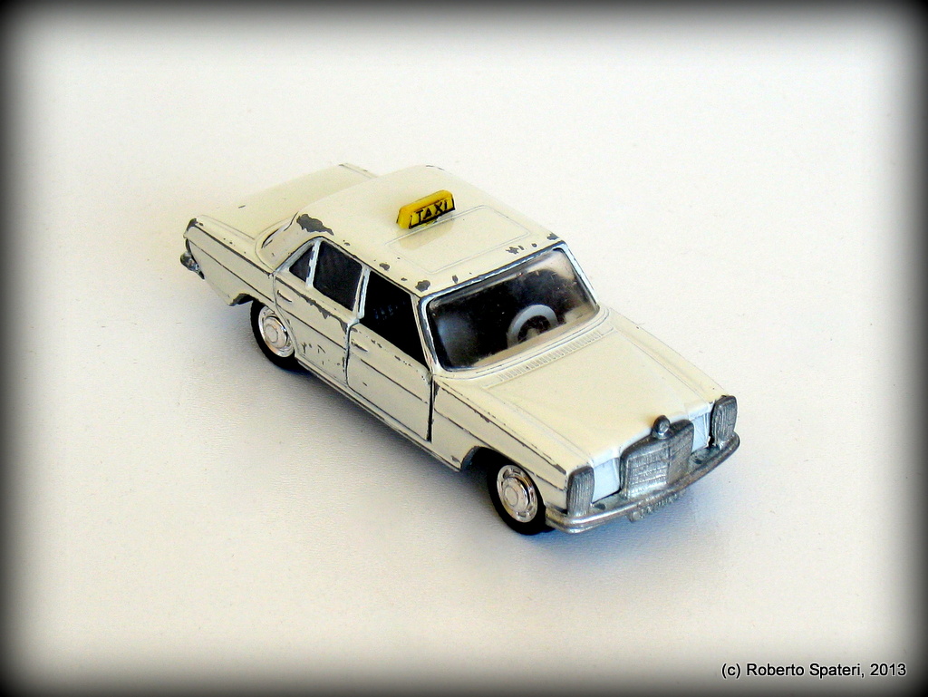 Schuco Mercedes 200 (n.805)